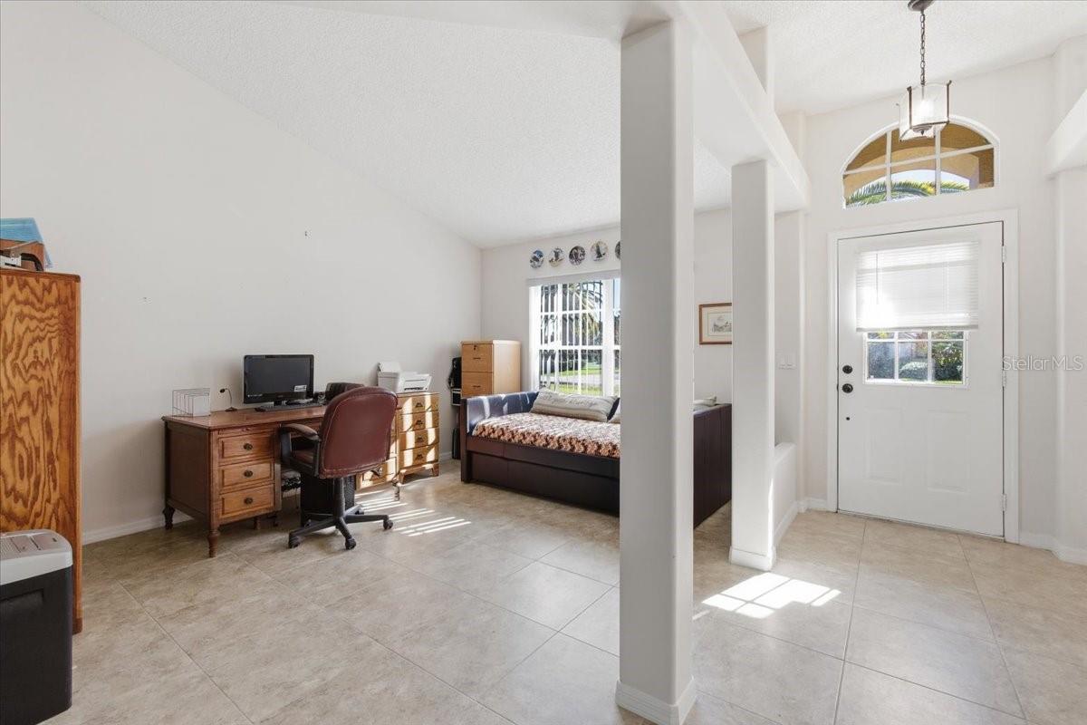 Image 4 of 28 For 109 Barrington Drive