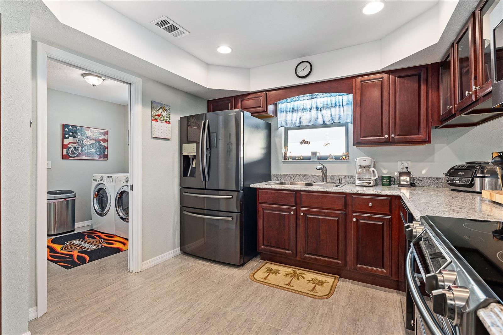 Image 19 of 61 For 2008 Daytona Avenue