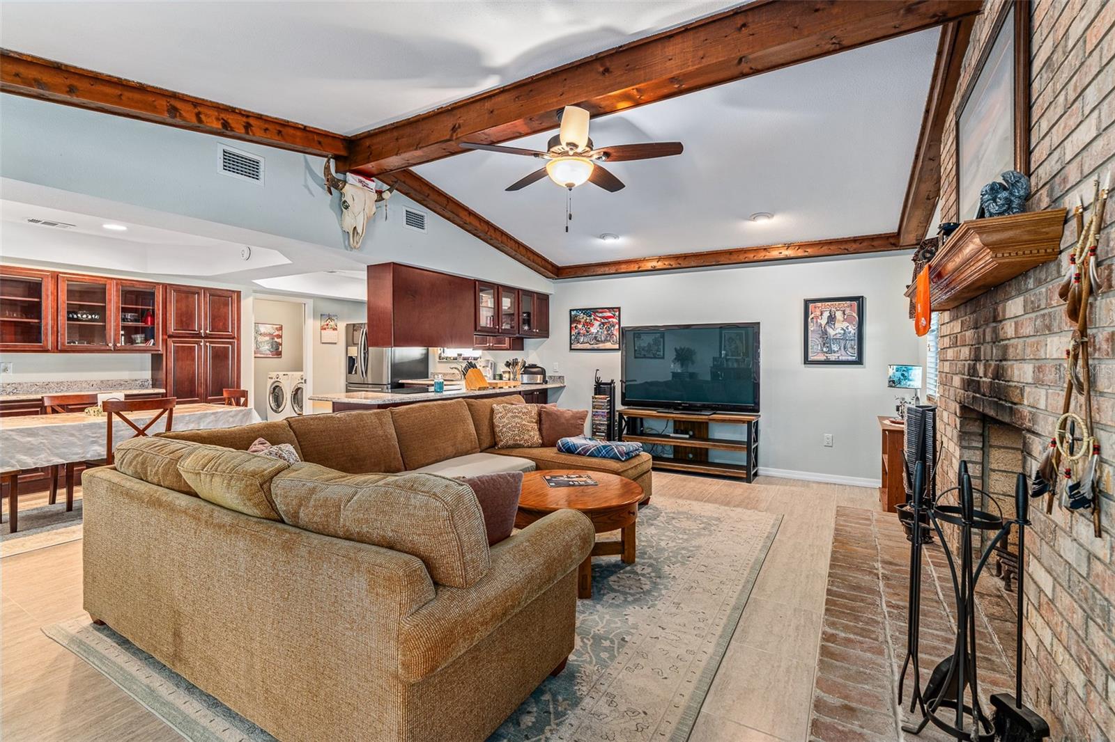 Image 24 of 61 For 2008 Daytona Avenue