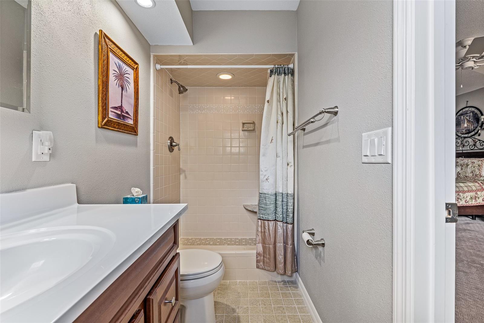 Image 35 of 61 For 2008 Daytona Avenue