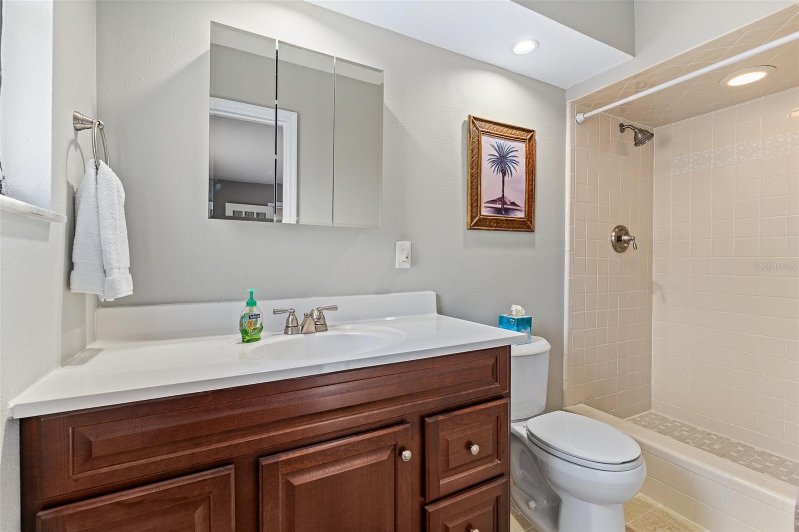 Image 36 of 61 For 2008 Daytona Avenue