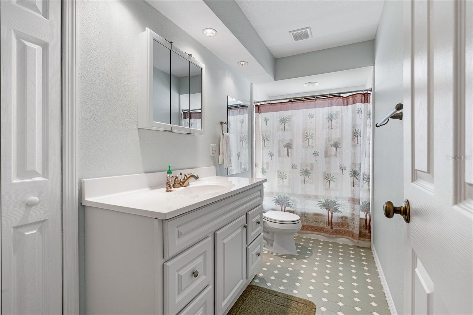 Image 39 of 61 For 2008 Daytona Avenue