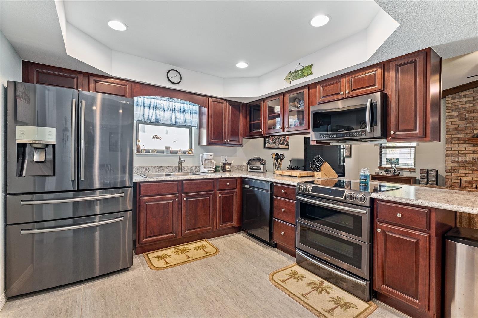 Image 4 of 61 For 2008 Daytona Avenue