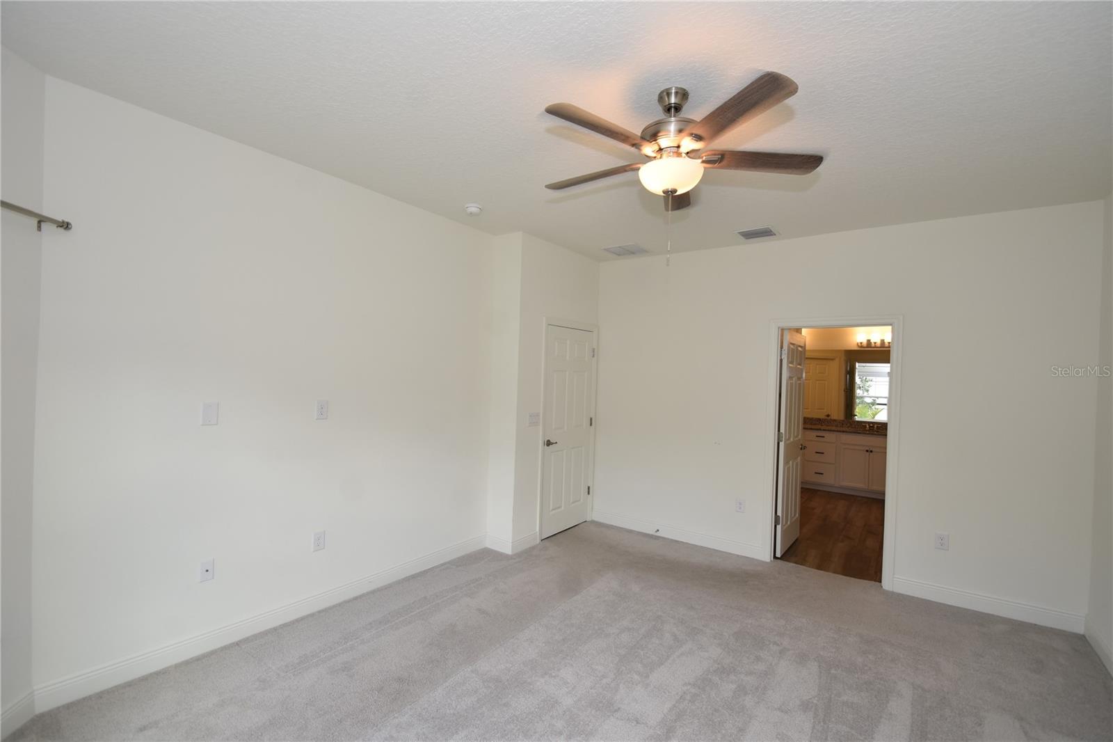 Image 19 of 39 For 59 Oakleaf Way