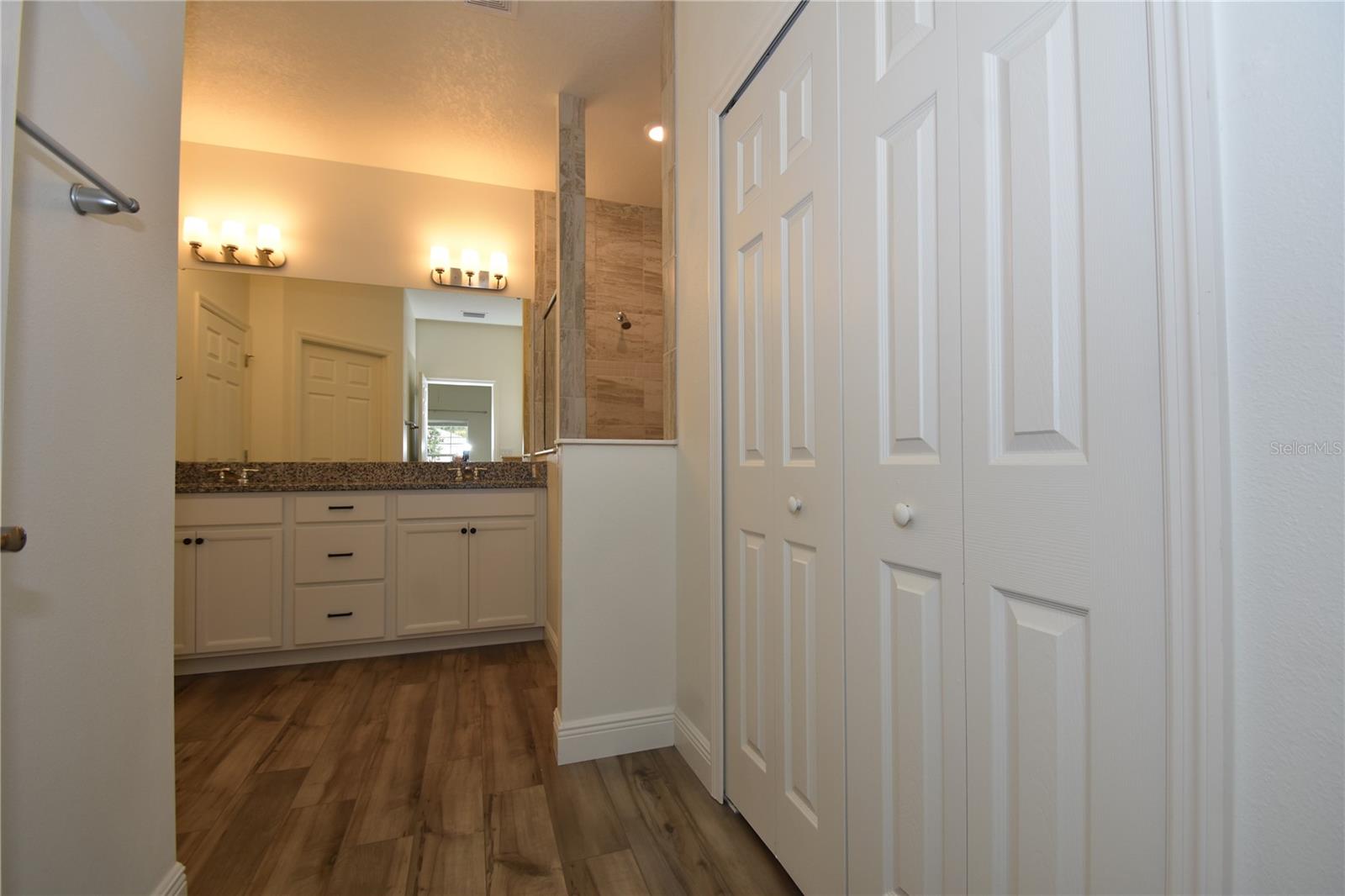 Image 20 of 39 For 59 Oakleaf Way