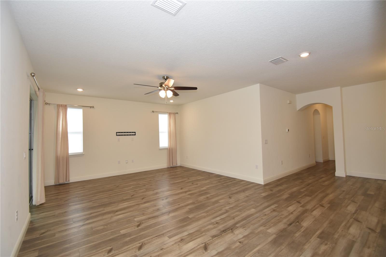 Image 7 of 39 For 59 Oakleaf Way