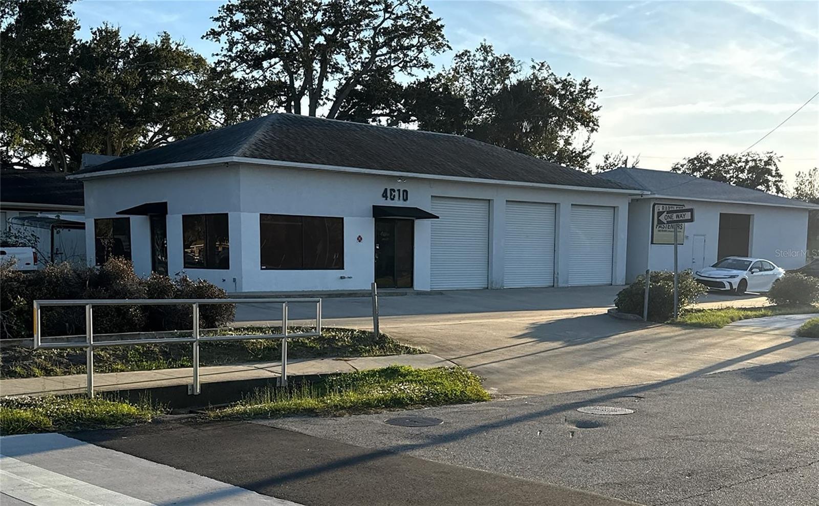 Image 5 of 10 For 4610 Ridgewood Avenue