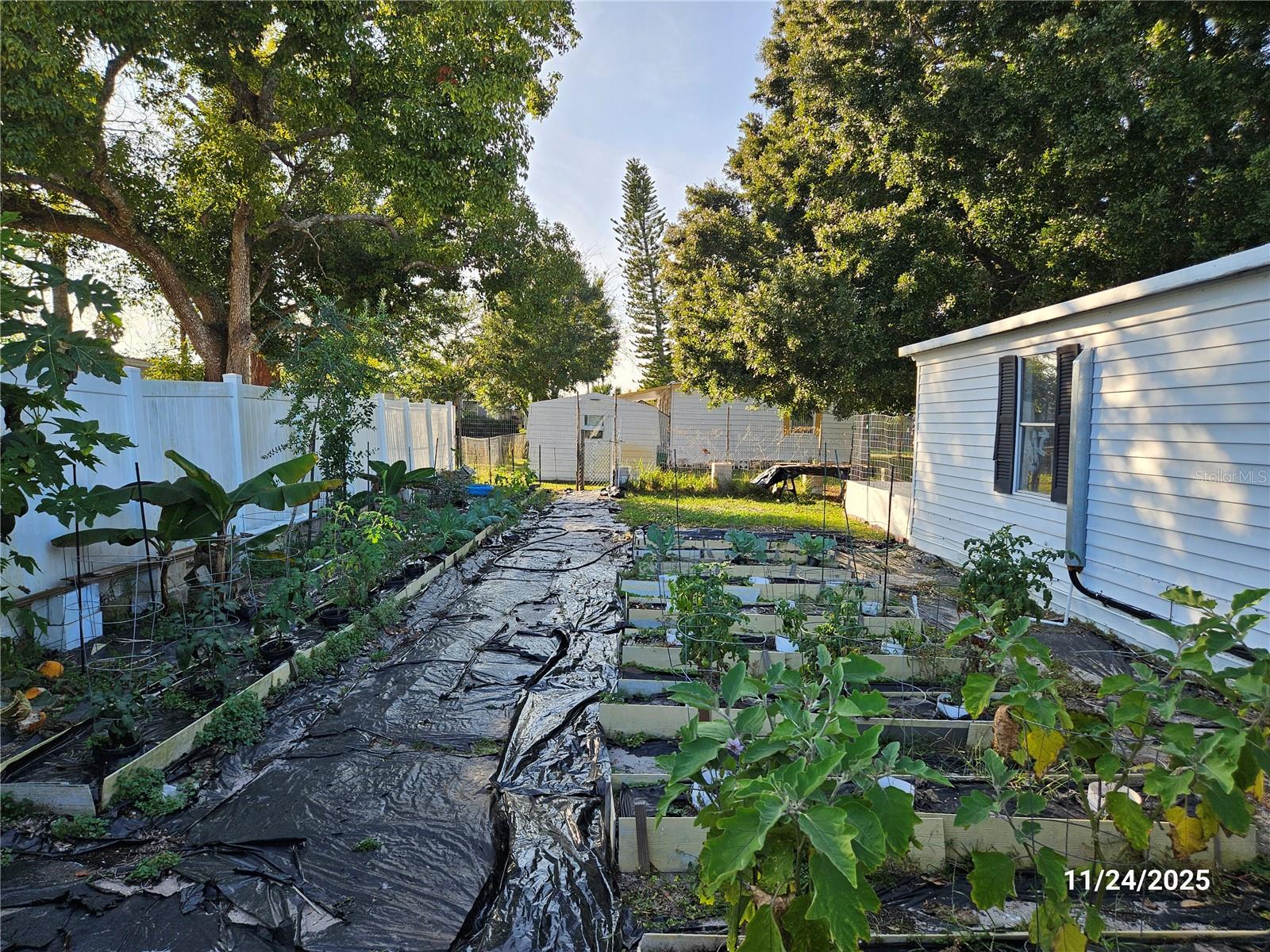 Image 34 of 41 For 112 Barefoot Trail