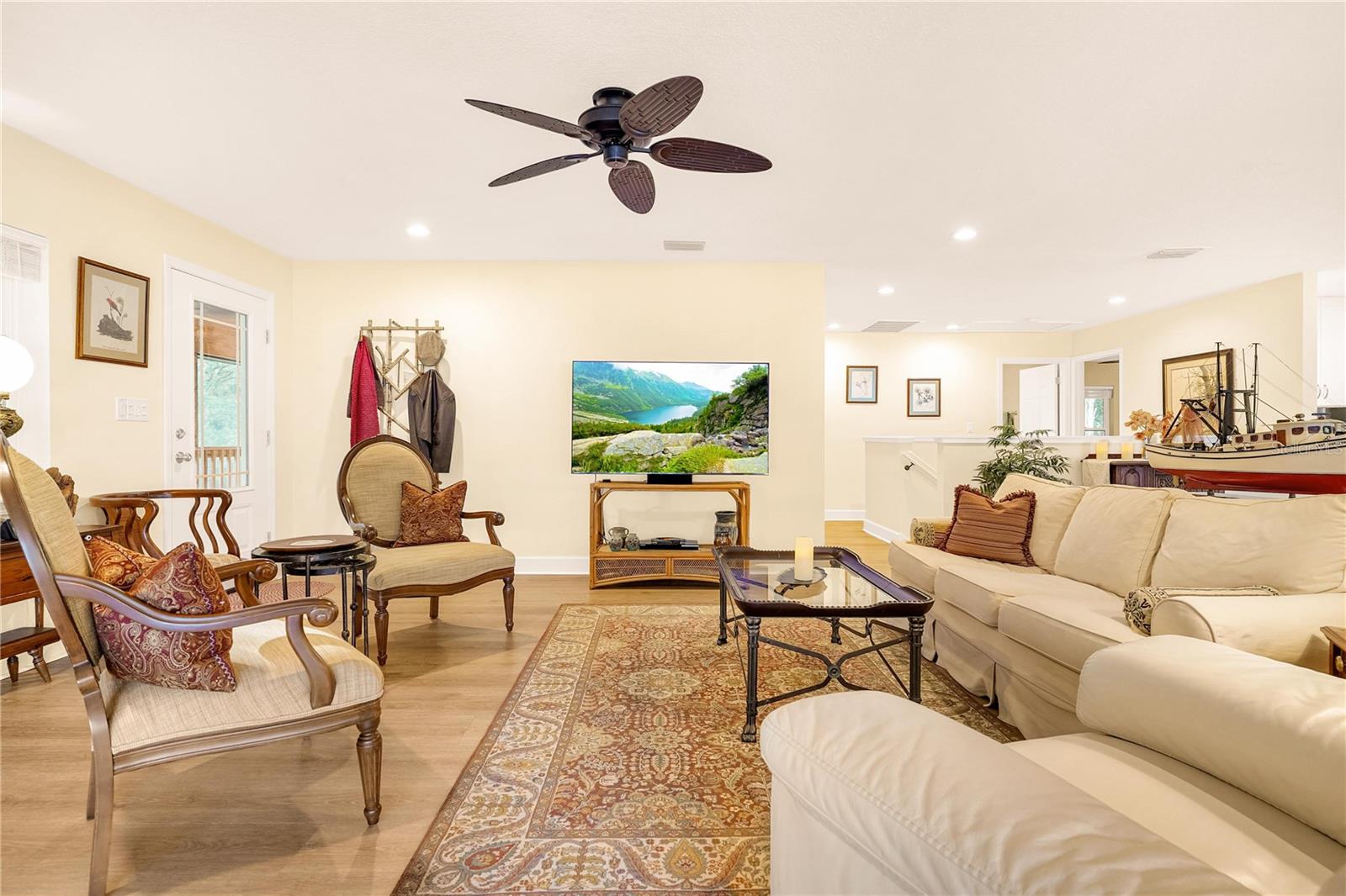 Image 21 of 59 For 122 Drayton Island Road