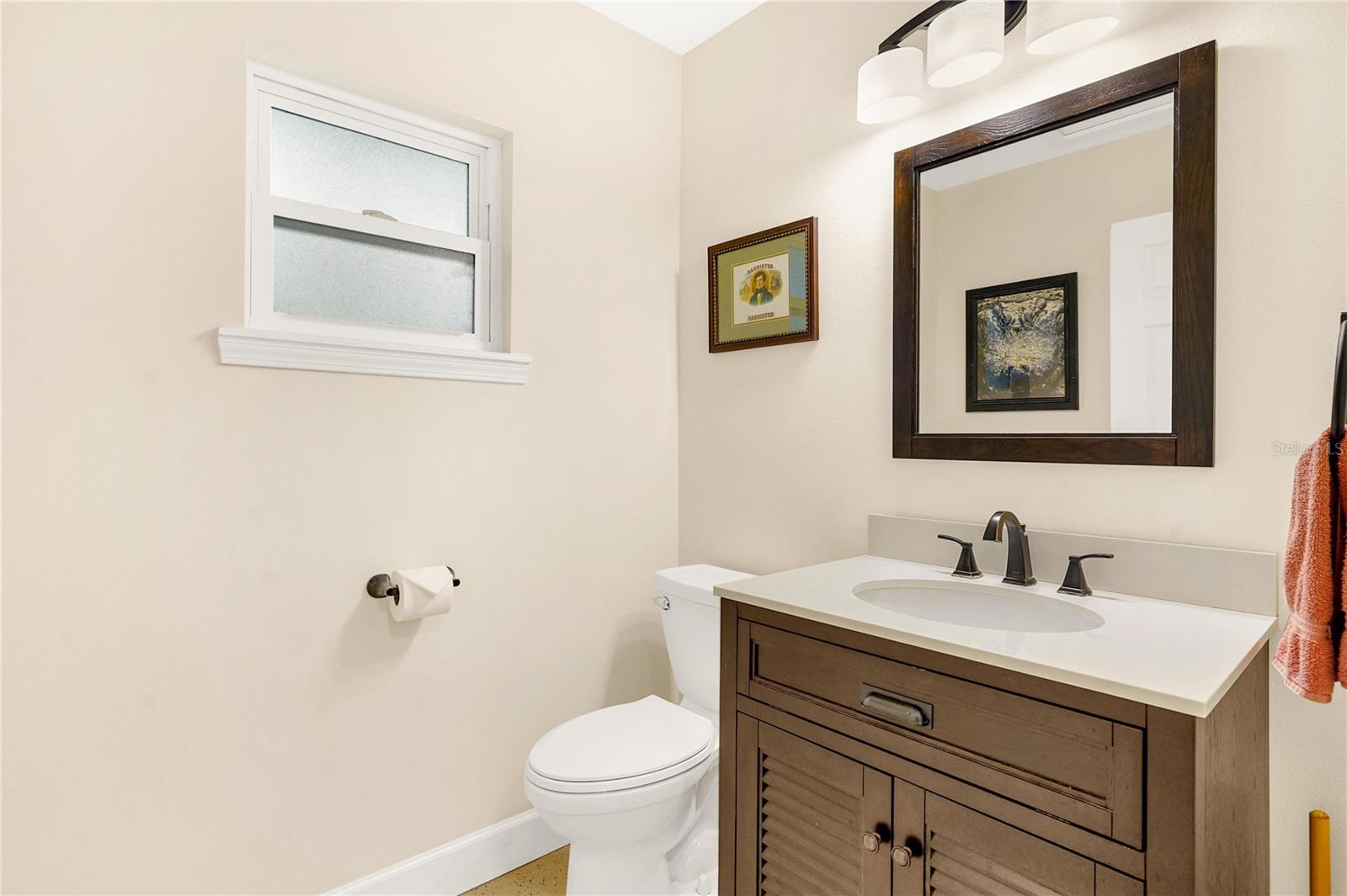 Image 43 of 59 For 122 Drayton Island Road