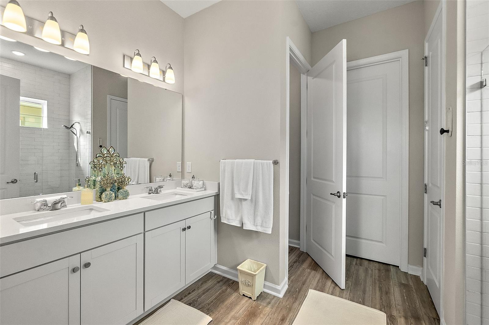 Image 18 of 40 For 4 Jackson Blue Place