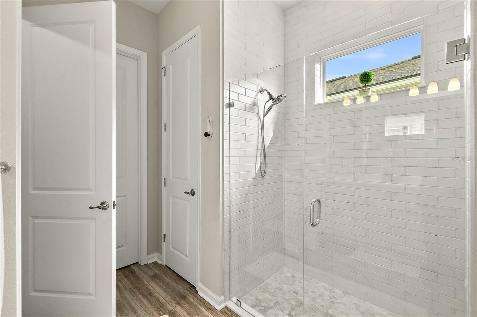 Image 19 of 40 For 4 Jackson Blue Place