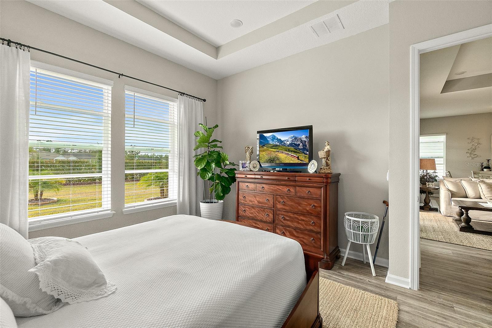 Image 21 of 40 For 4 Jackson Blue Place