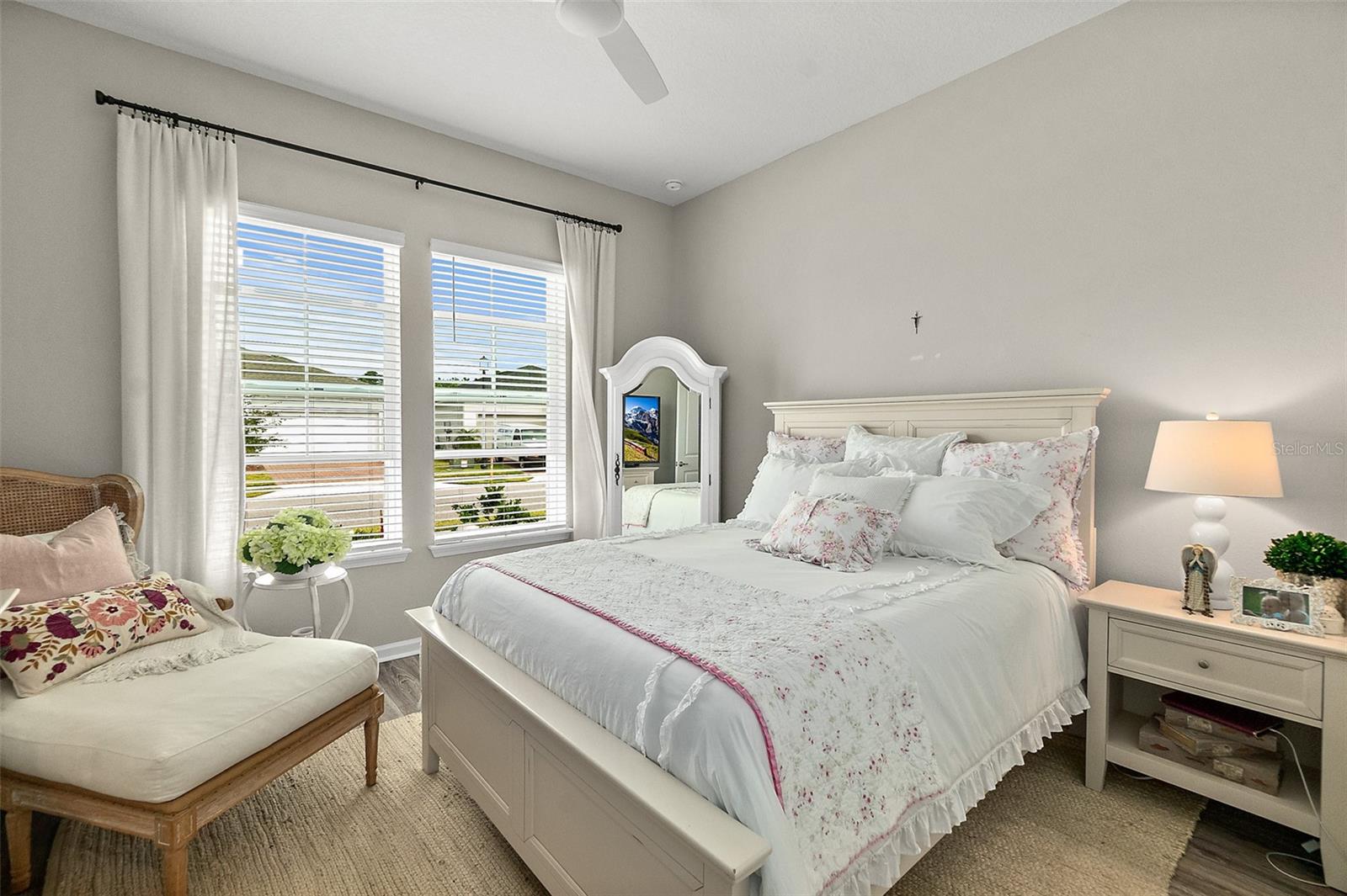 Image 24 of 40 For 4 Jackson Blue Place