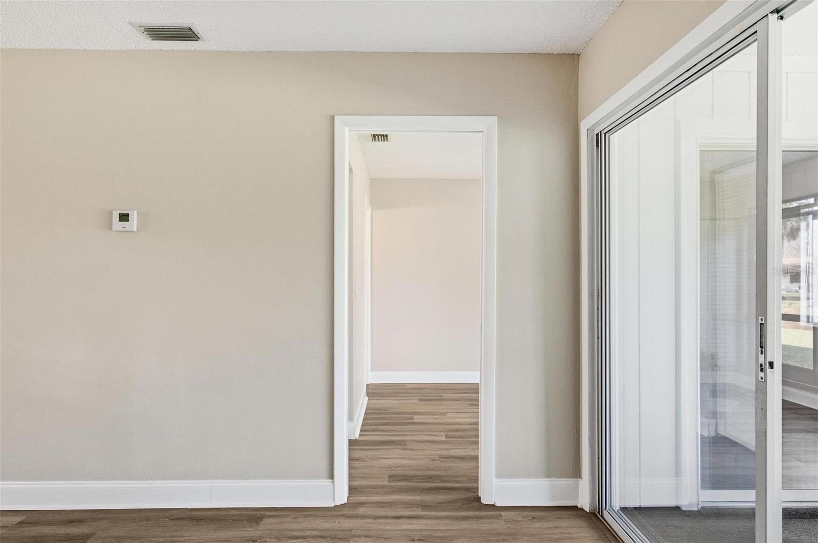 Image 14 of 39 For 32 Kings Colony Court