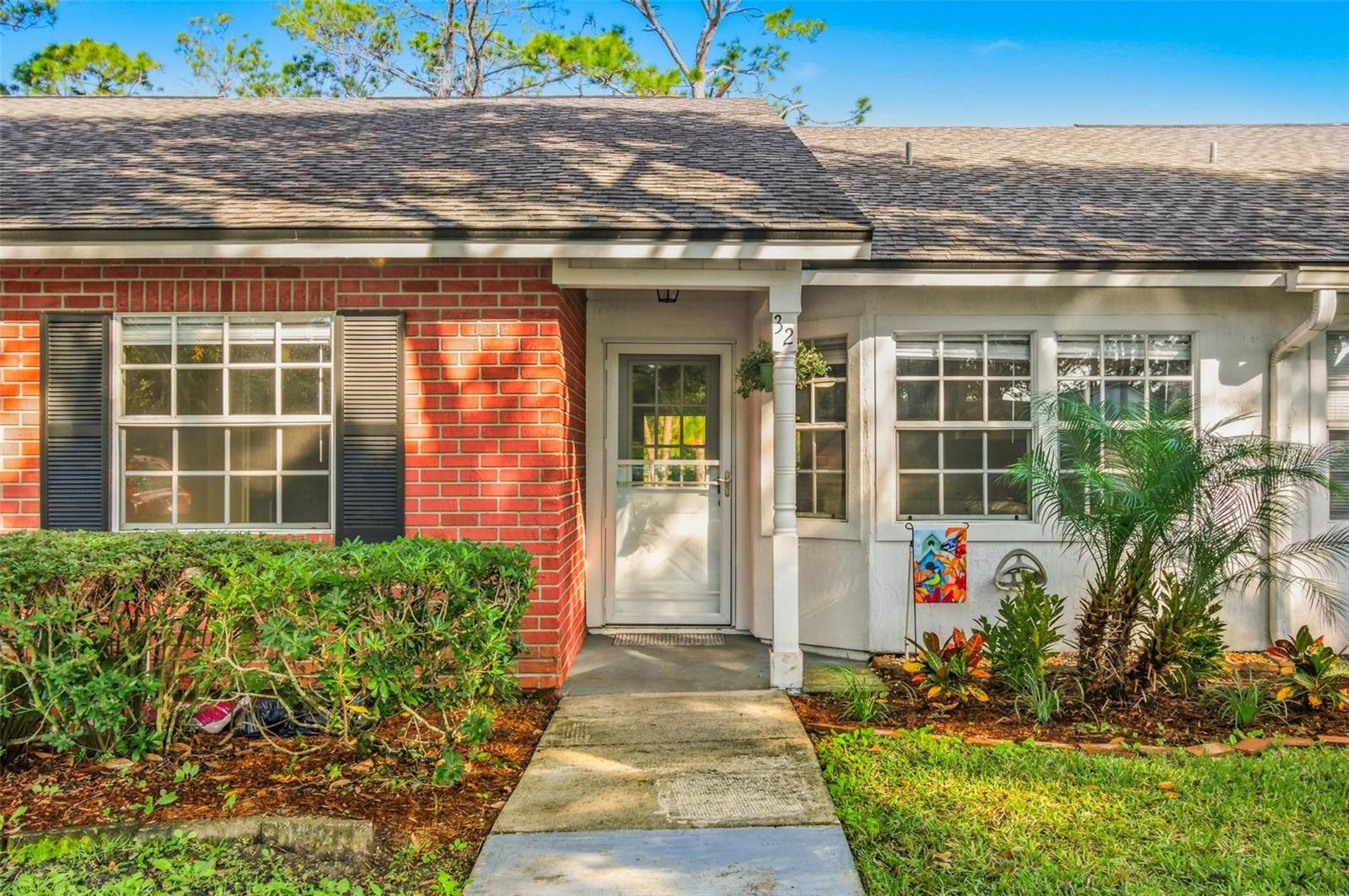 Image 2 of 39 For 32 Kings Colony Court