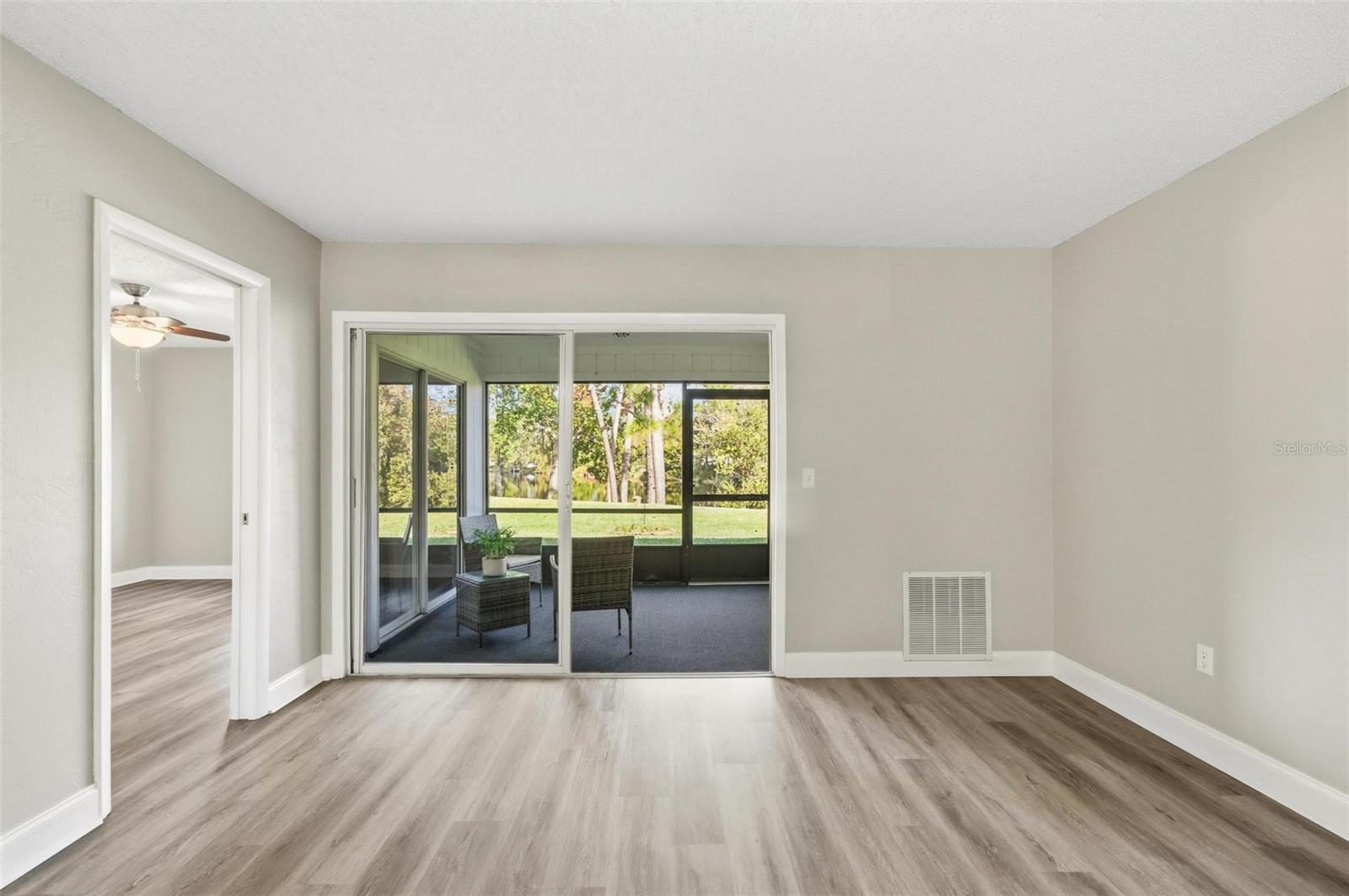 Image 26 of 39 For 32 Kings Colony Court