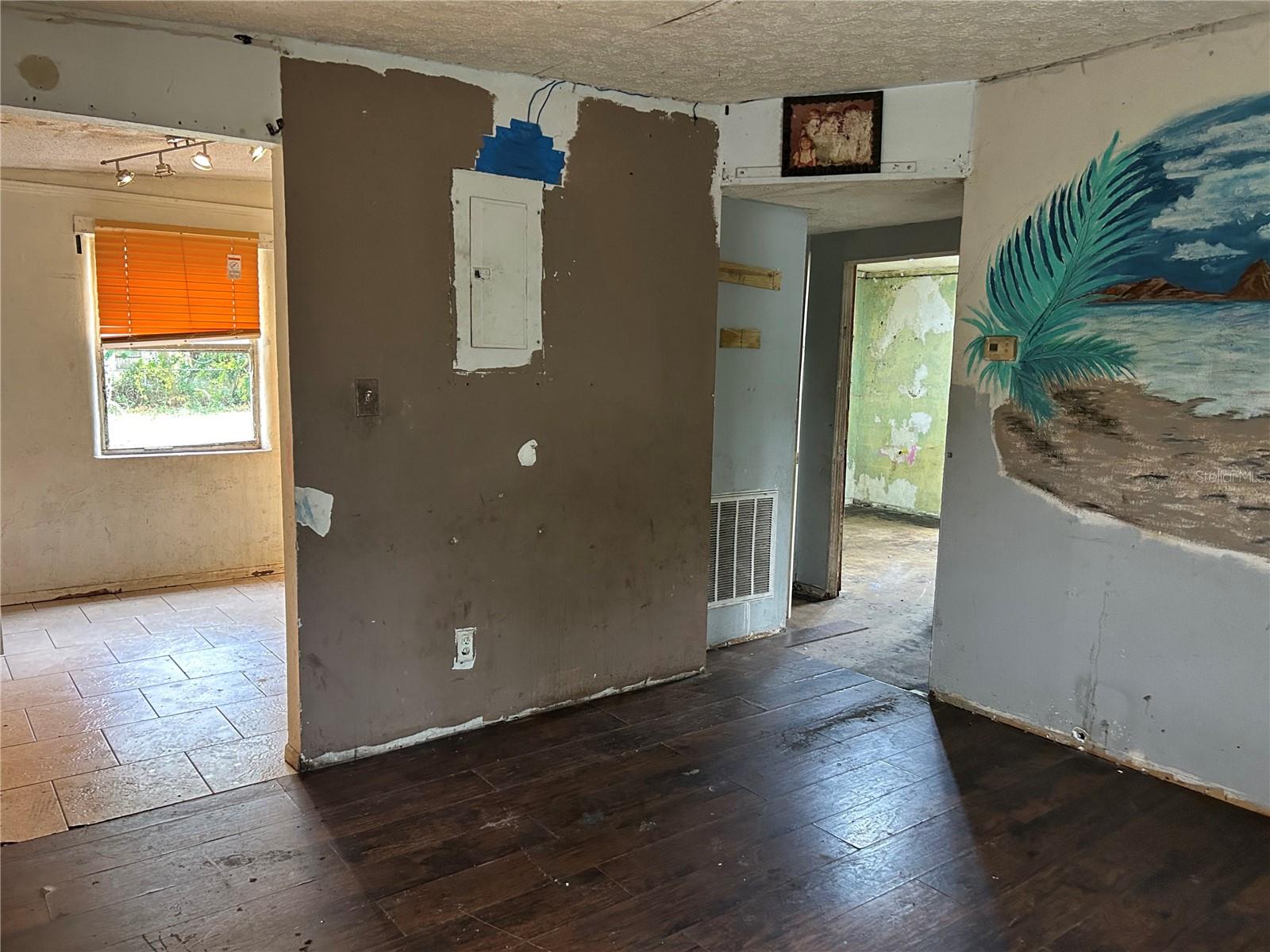 Image 4 of 15 For 10633 Ithaca Drive