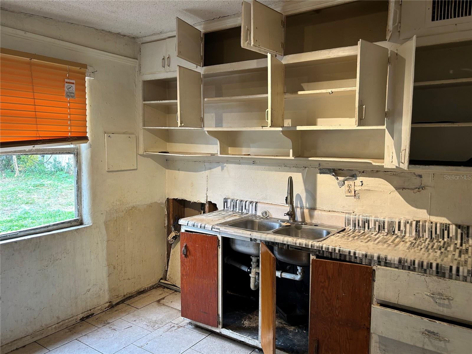 Image 7 of 15 For 10633 Ithaca Drive