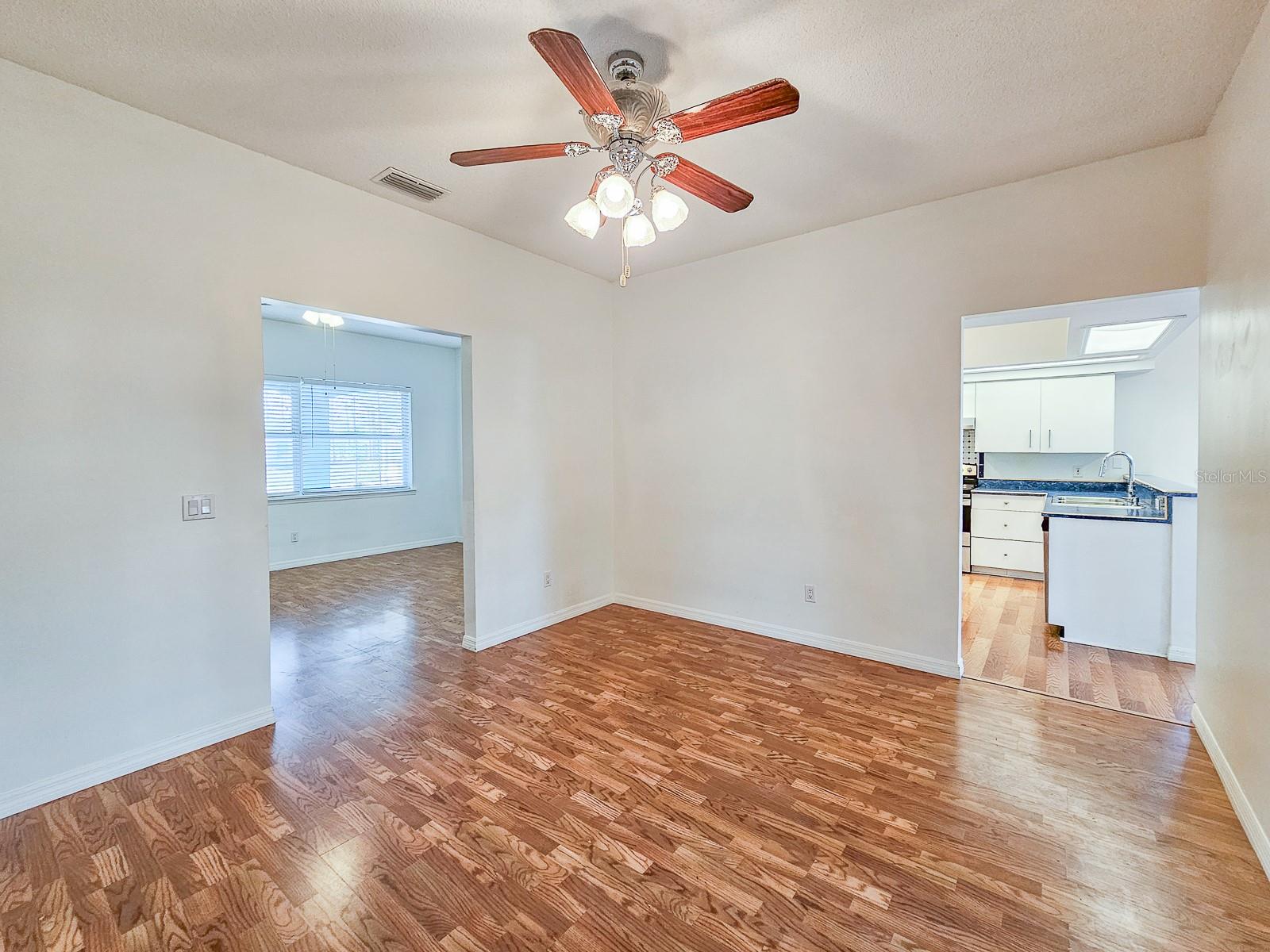 Image 18 of 48 For 28 Botany Lane