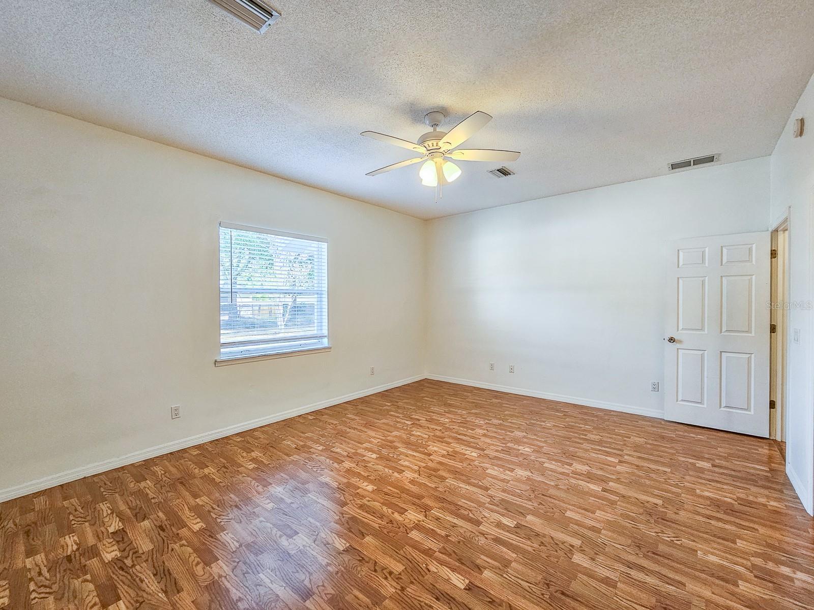 Image 25 of 48 For 28 Botany Lane