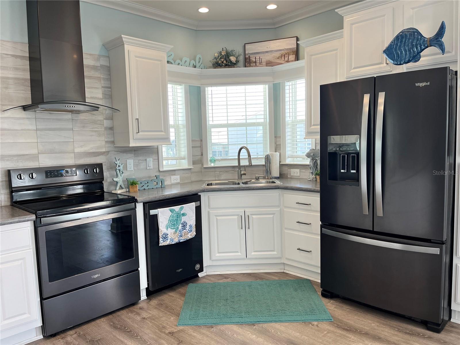 Image 12 of 62 For 17 Windward Drive