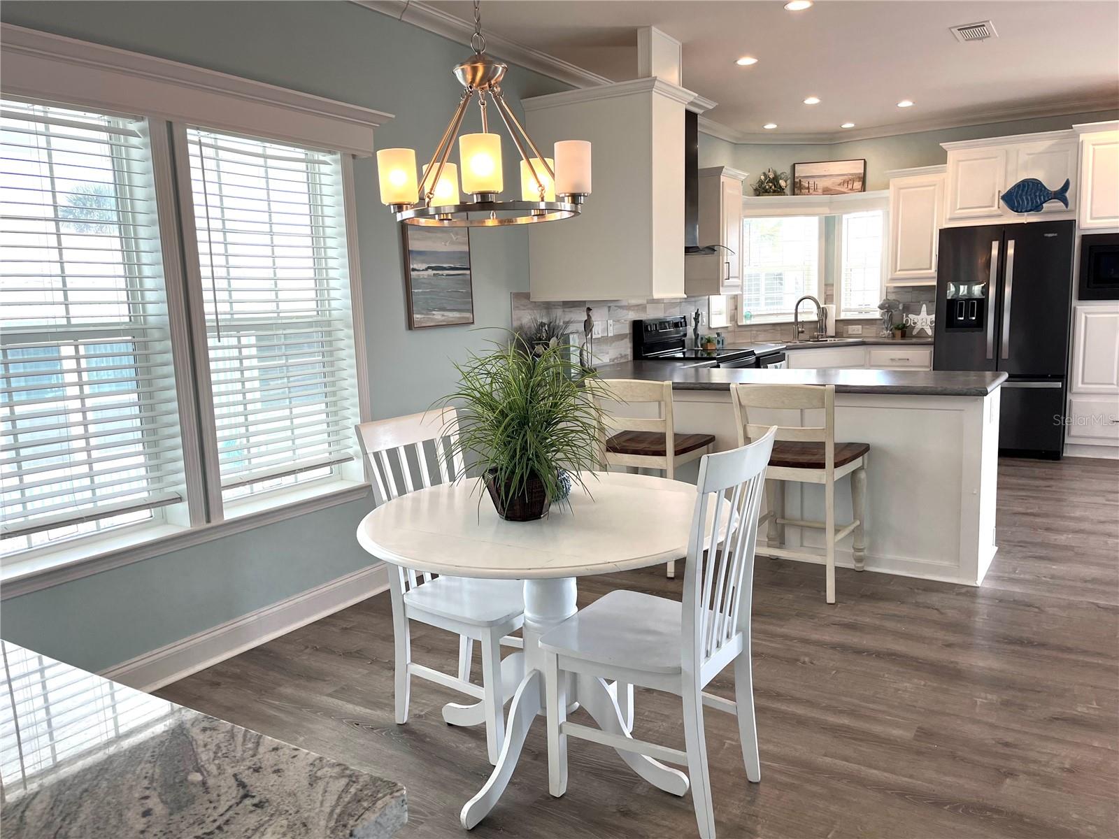 Image 16 of 62 For 17 Windward Drive