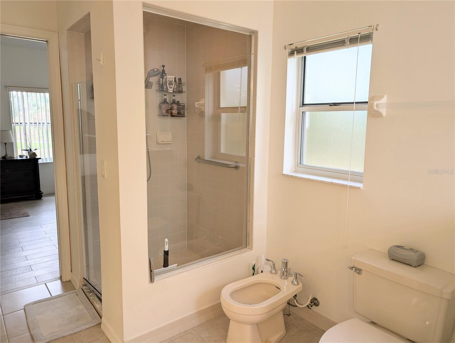 Image 13 of 39 For 214 London Drive