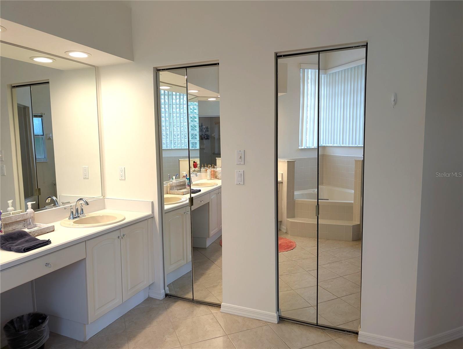 Image 15 of 39 For 214 London Drive