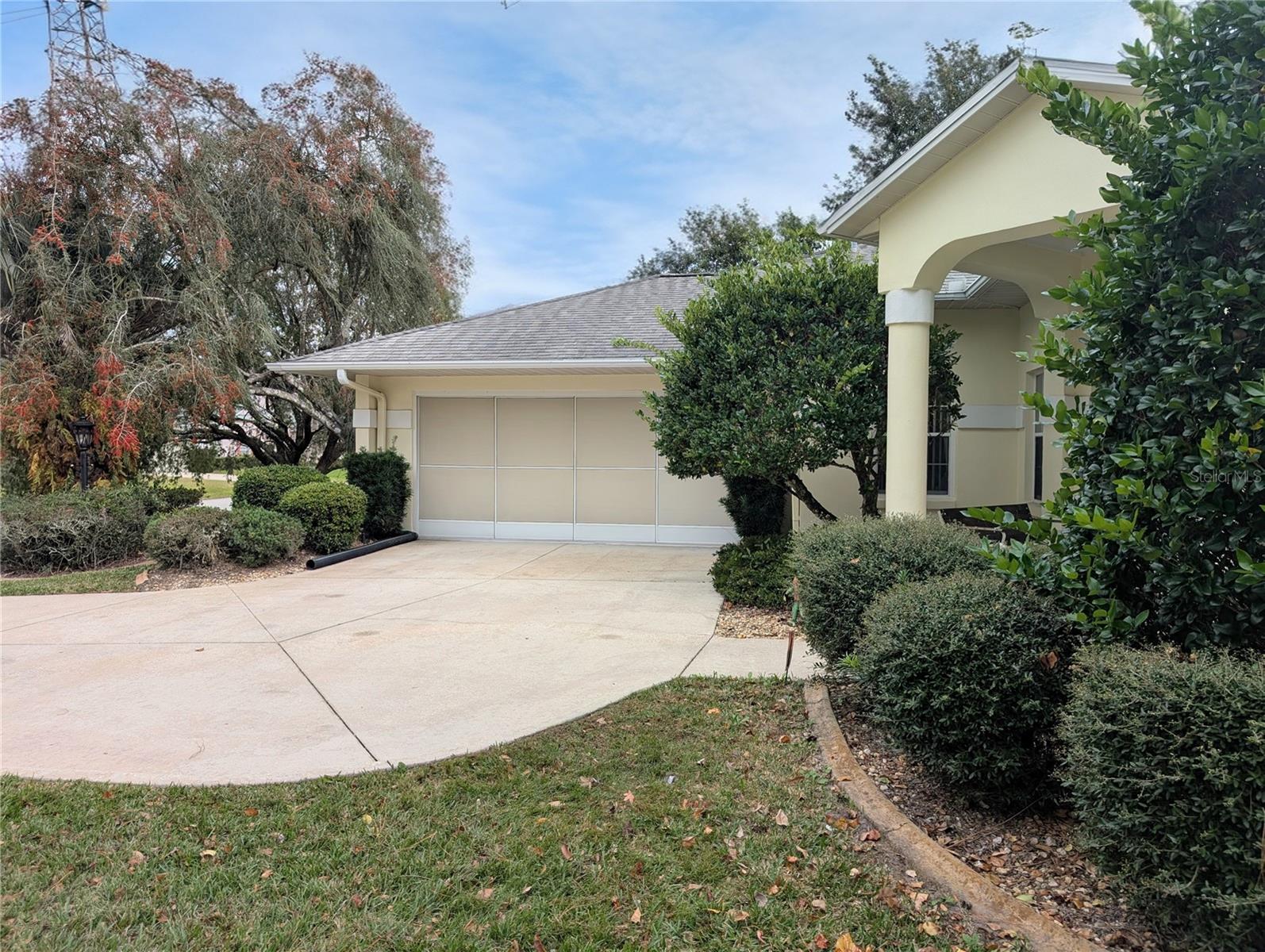 Image 2 of 39 For 214 London Drive