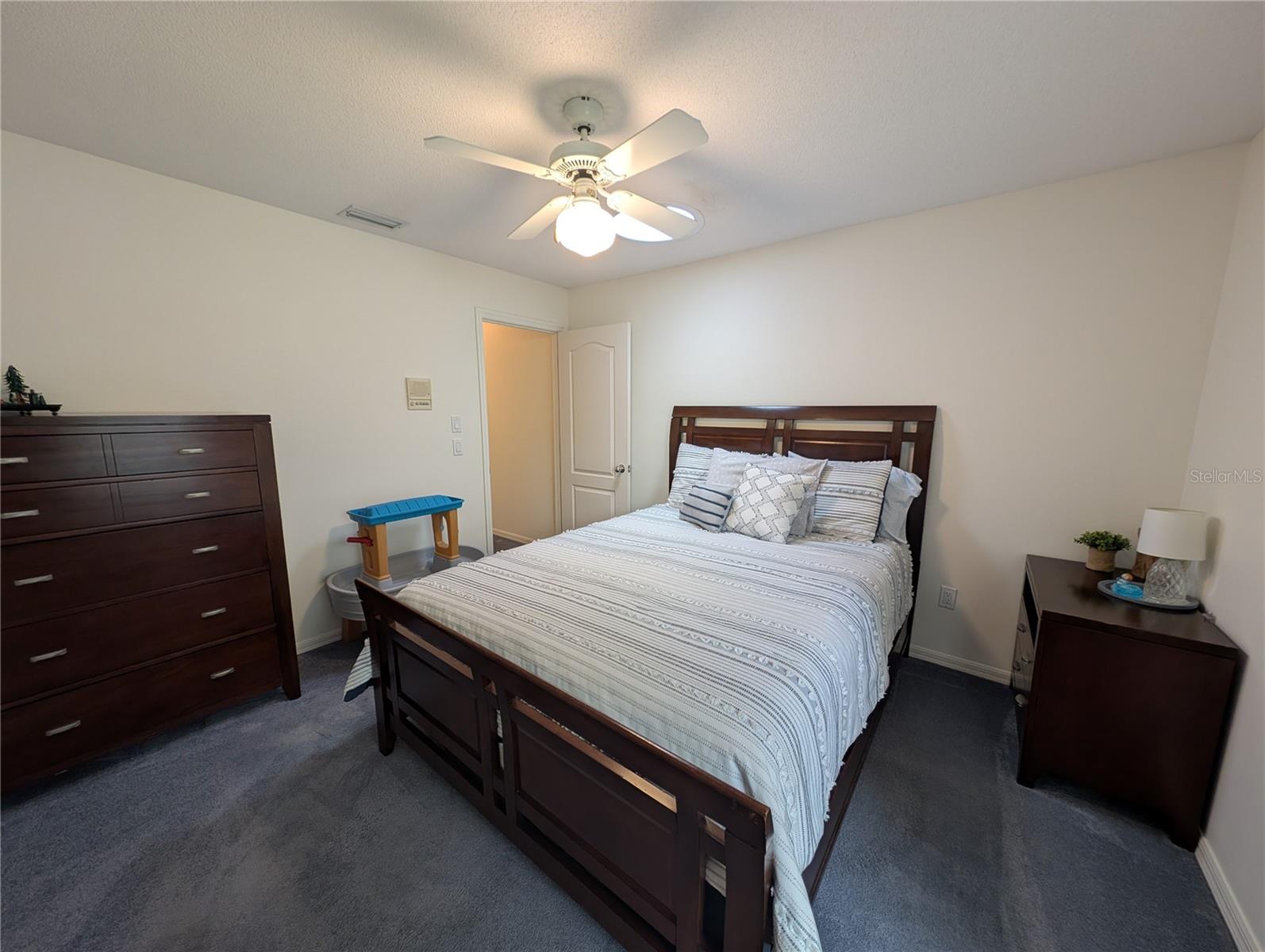 Image 20 of 39 For 214 London Drive