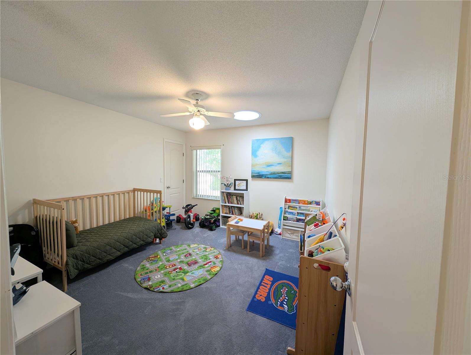 Image 21 of 39 For 214 London Drive