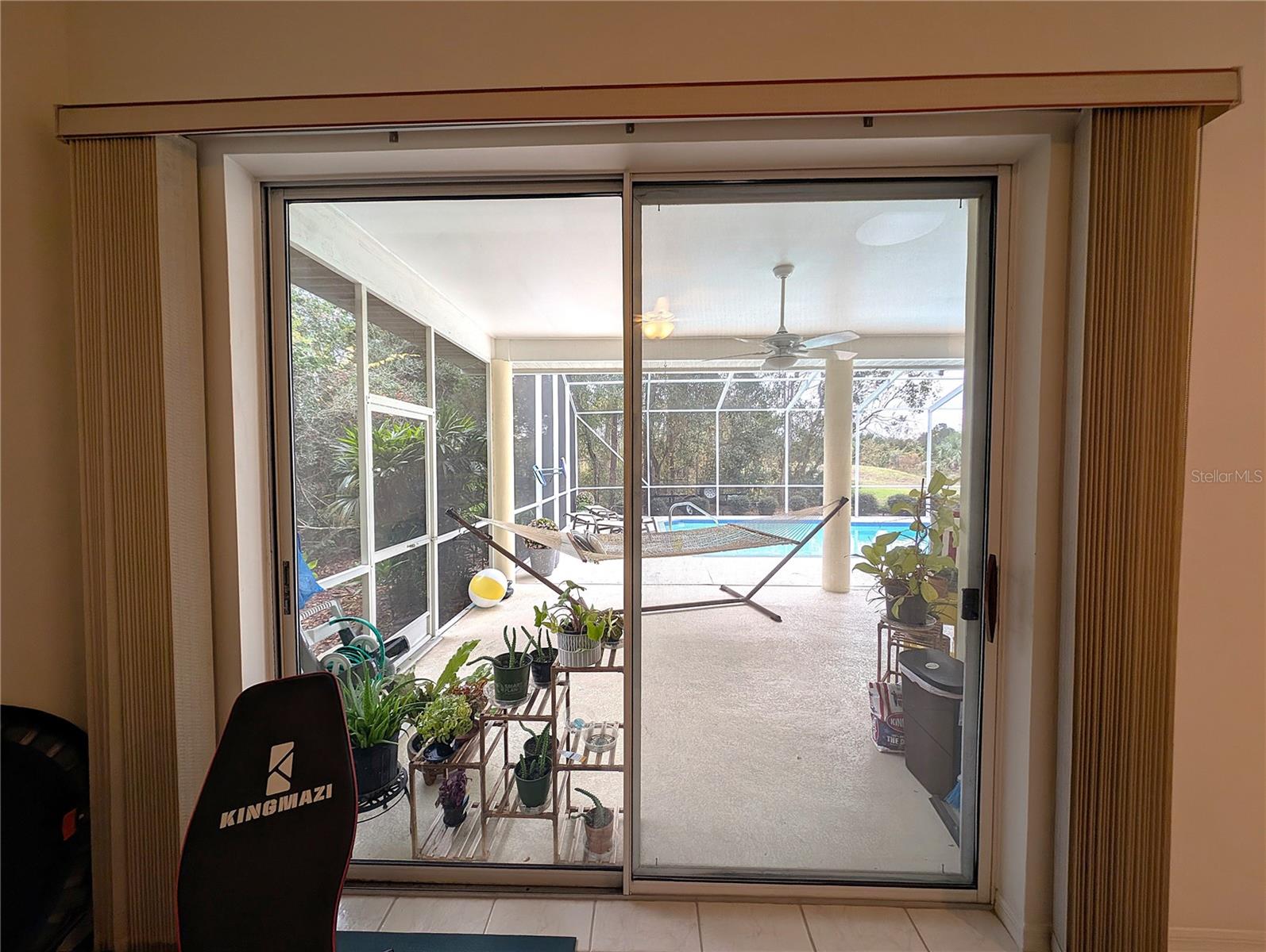 Image 24 of 39 For 214 London Drive