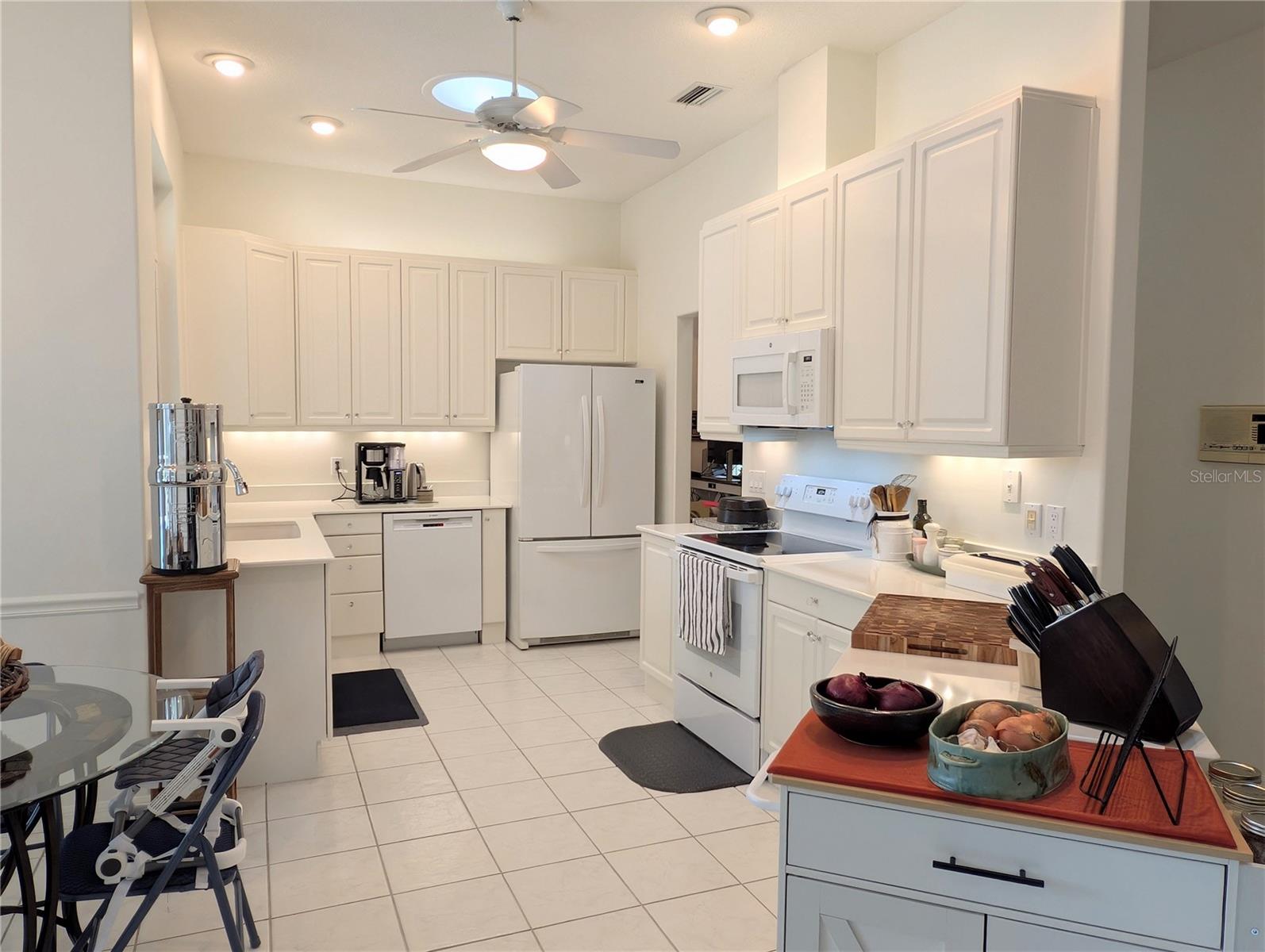 Image 25 of 39 For 214 London Drive