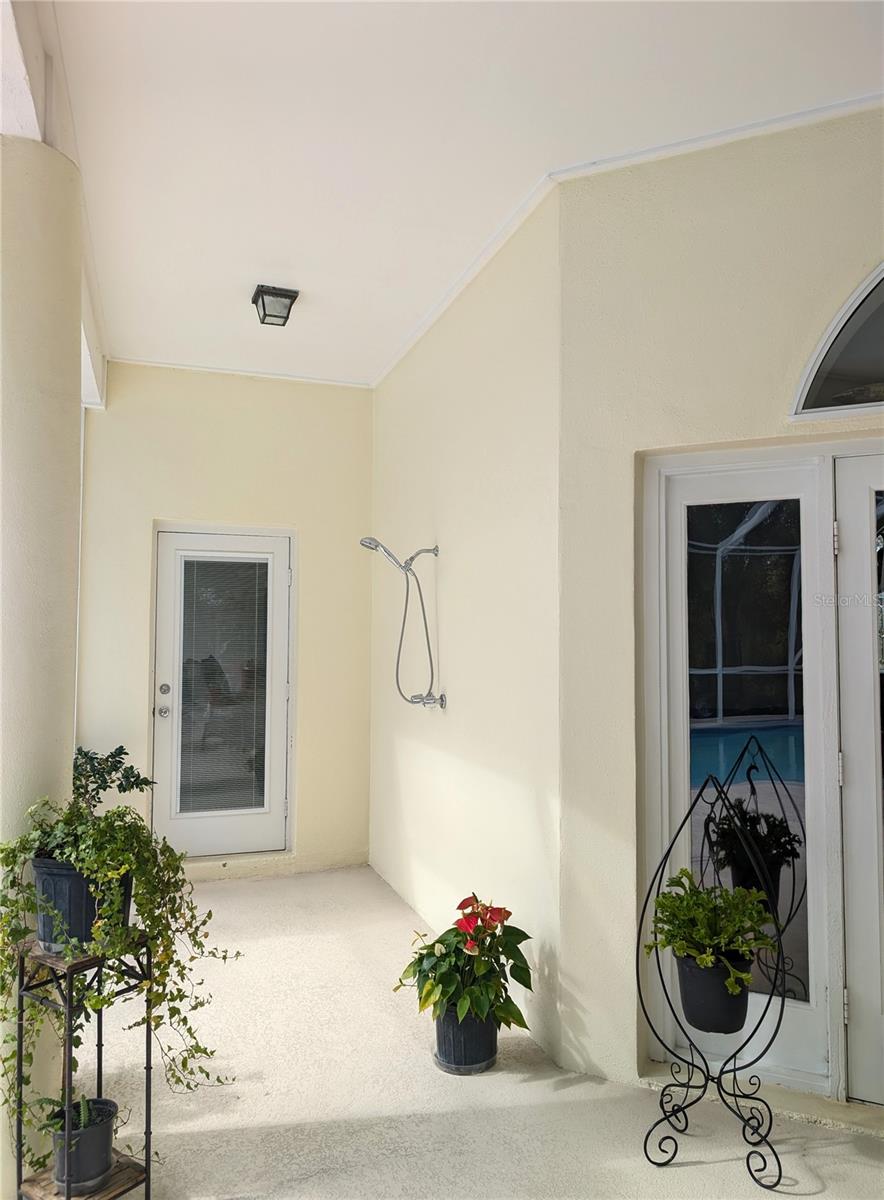 Image 32 of 39 For 214 London Drive