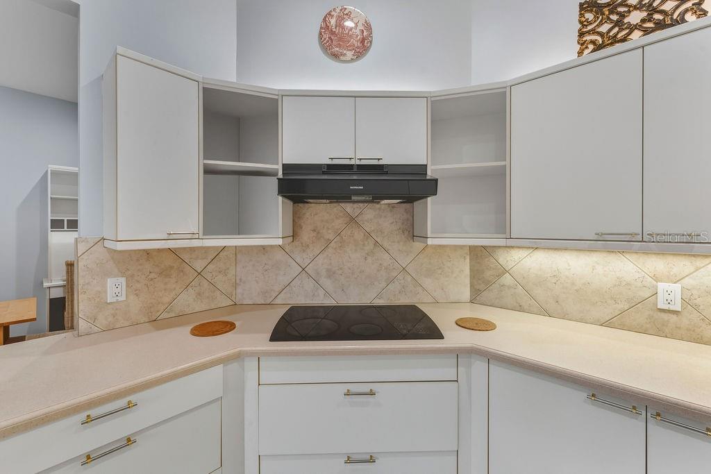 Image 21 of 72 For 24 Bay Pointe Drive