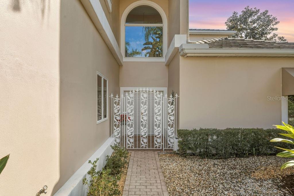 Image 5 of 72 For 24 Bay Pointe Drive