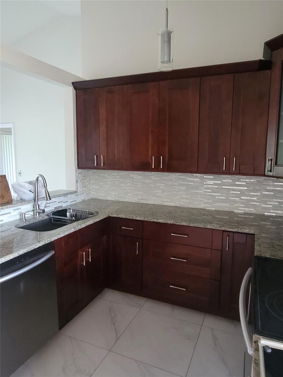 Image 28 of 40 For 8350 Mooring Circle