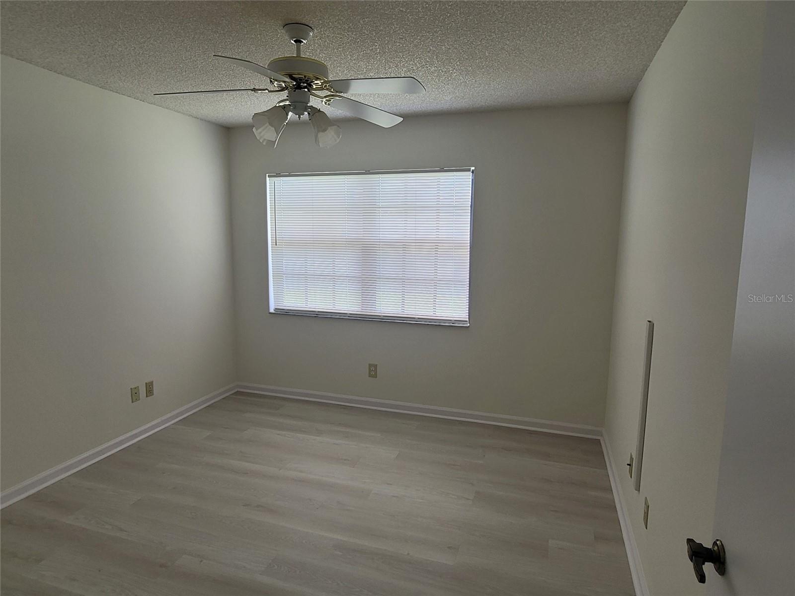 Image 34 of 40 For 8350 Mooring Circle