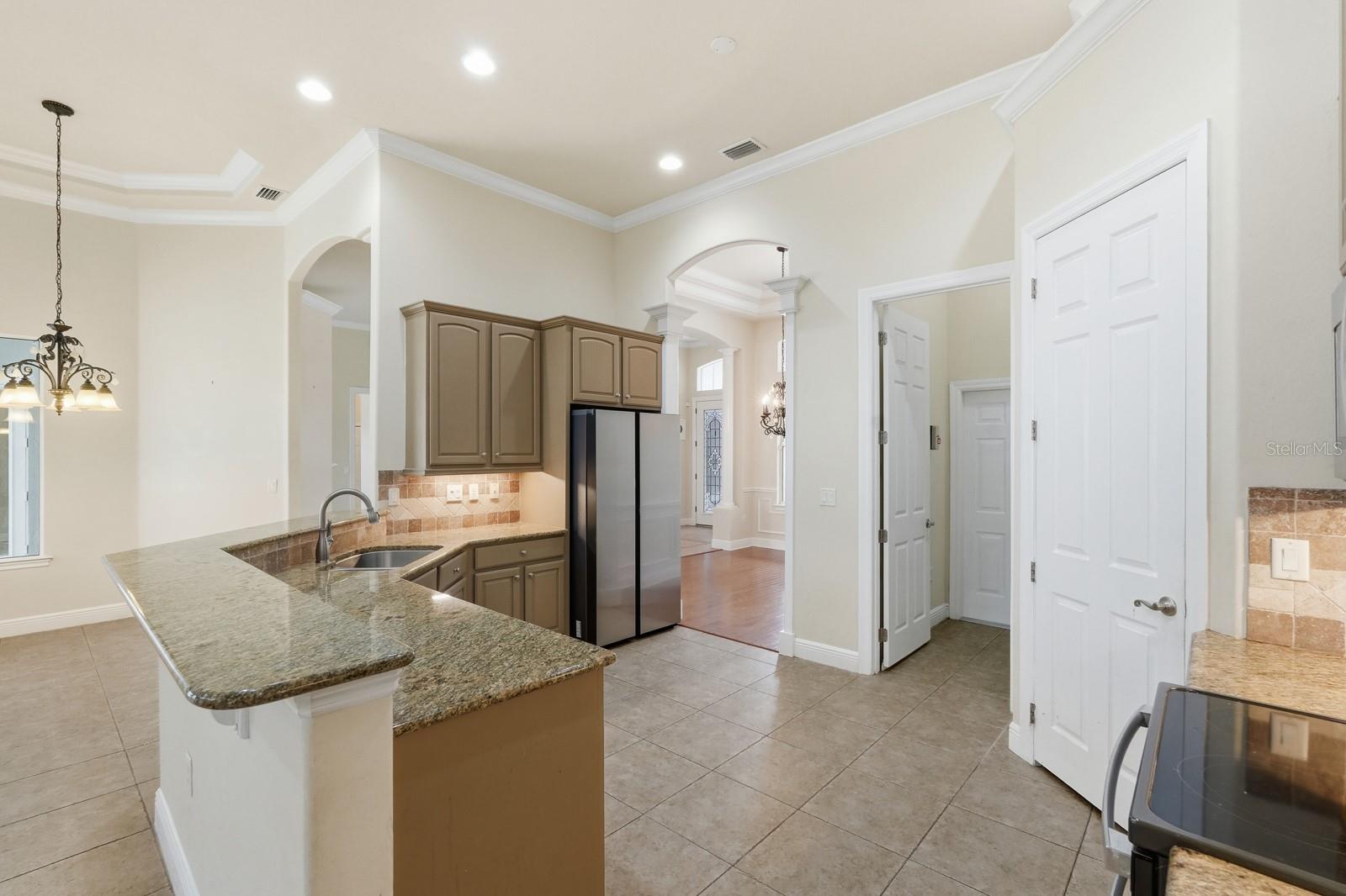 Image 20 of 58 For 14 Easterly Place