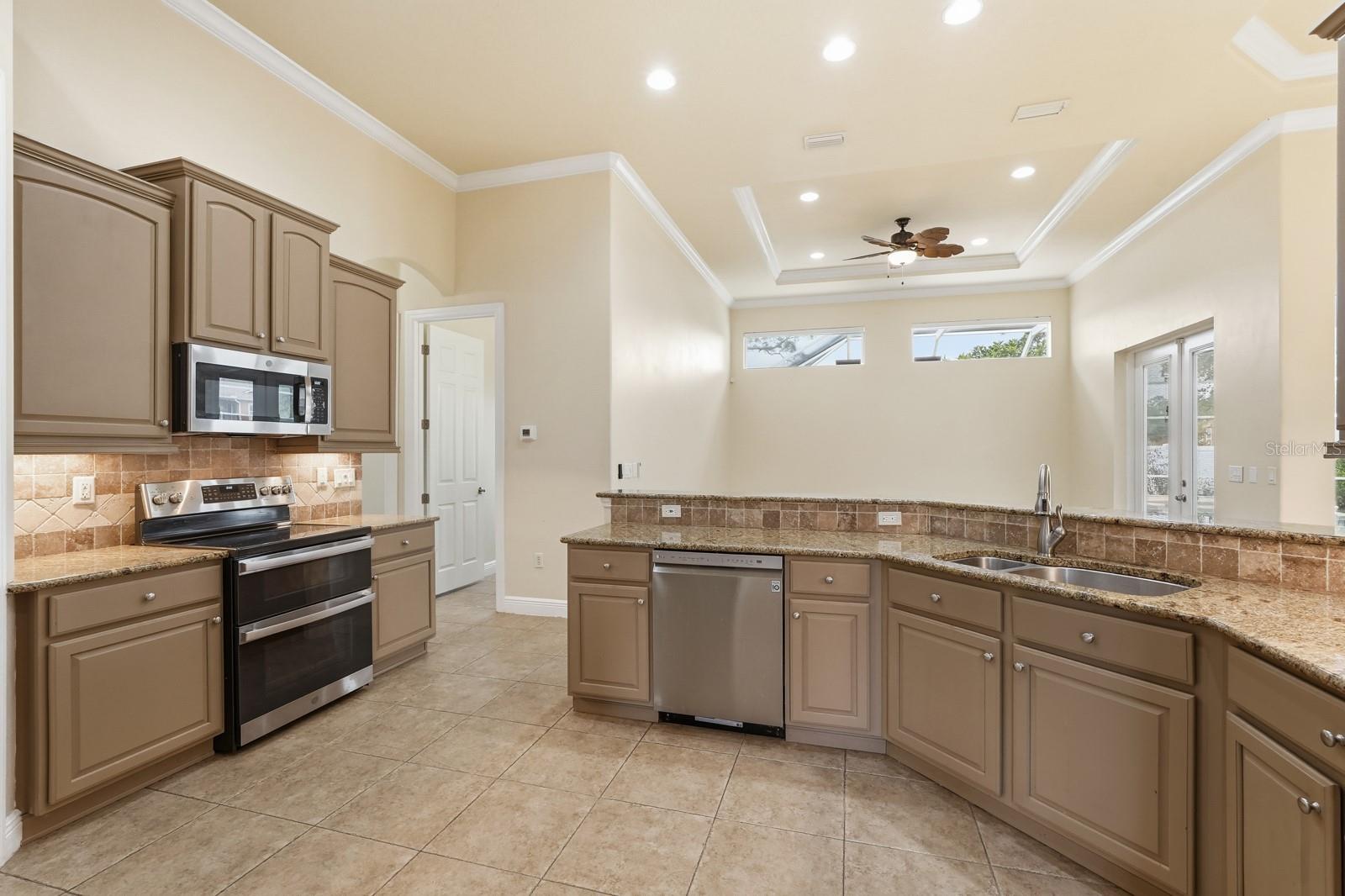 Image 24 of 58 For 14 Easterly Place