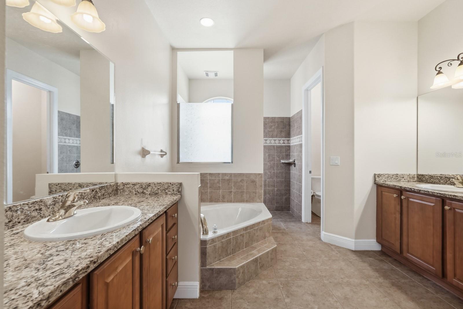 Image 32 of 58 For 14 Easterly Place