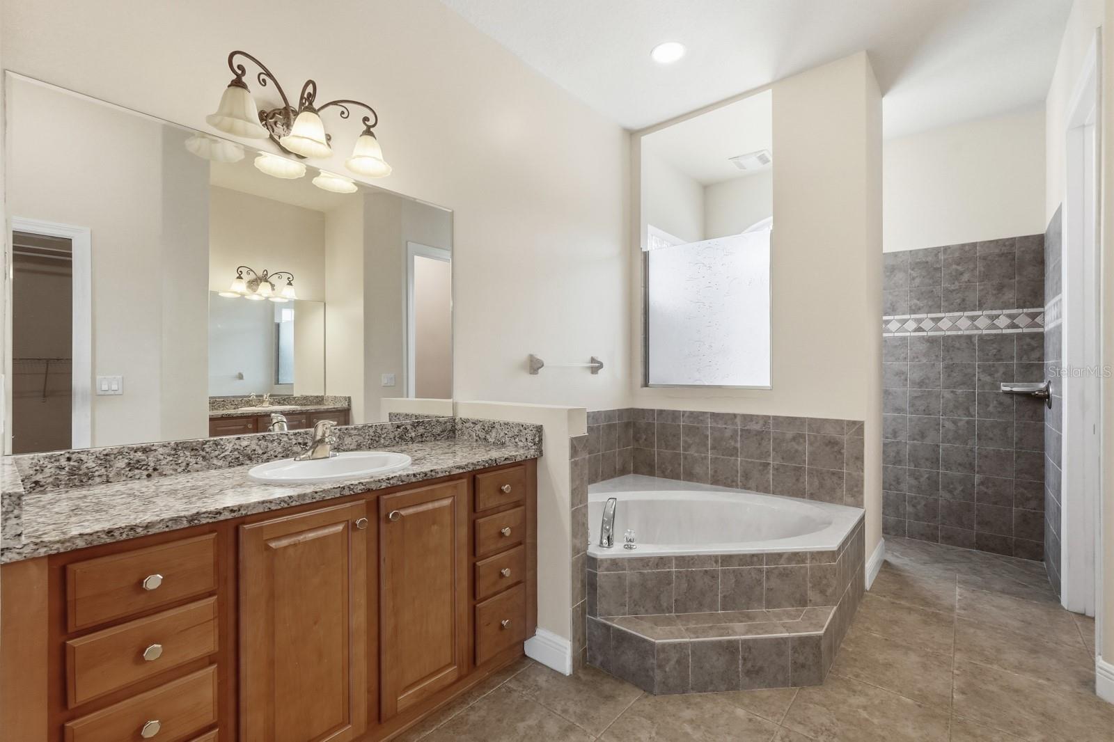 Image 33 of 58 For 14 Easterly Place