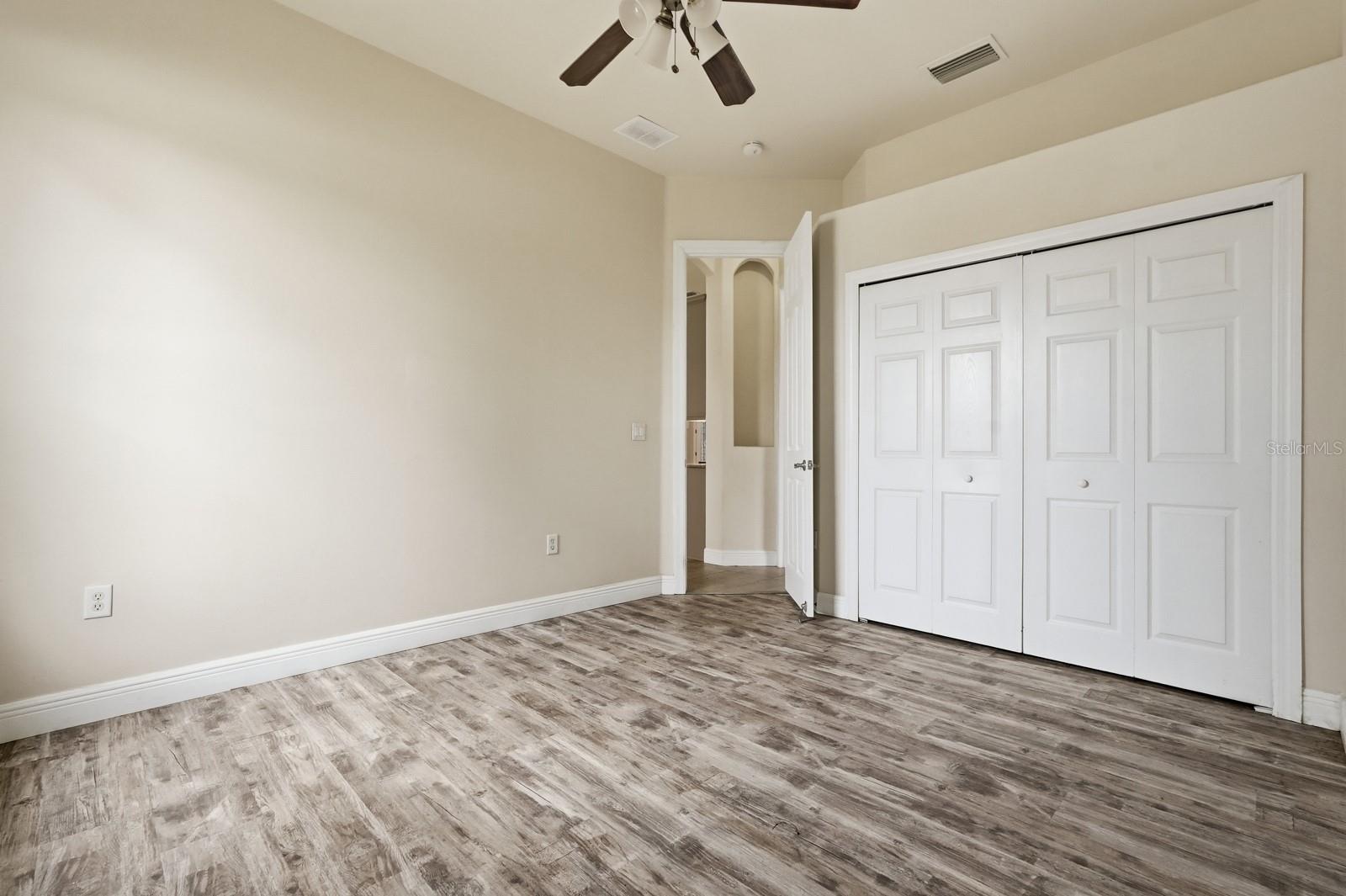 Image 39 of 58 For 14 Easterly Place