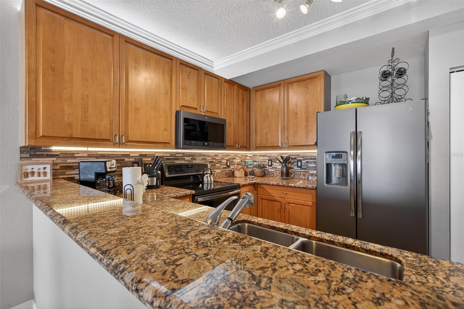 Image 15 of 84 For 80 Surfview Drive 505