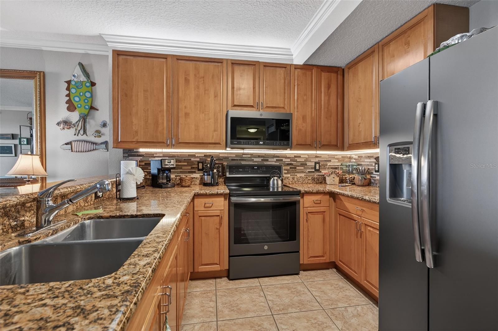 Image 16 of 84 For 80 Surfview Drive 505