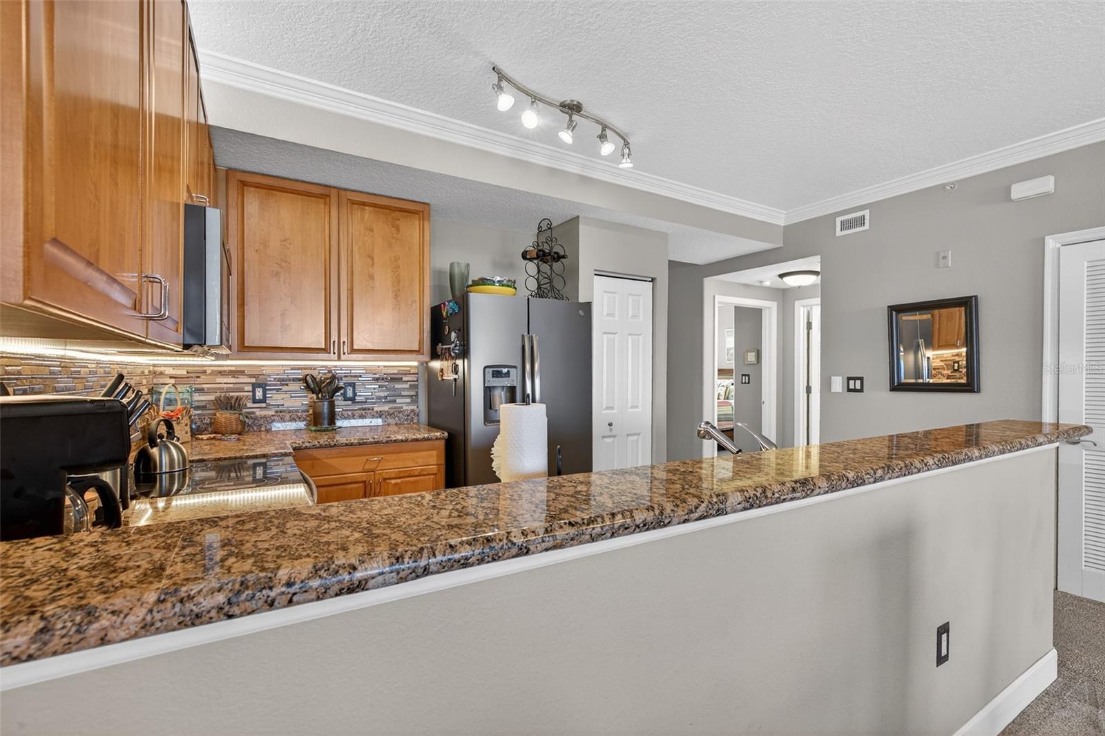 Image 19 of 84 For 80 Surfview Drive 505