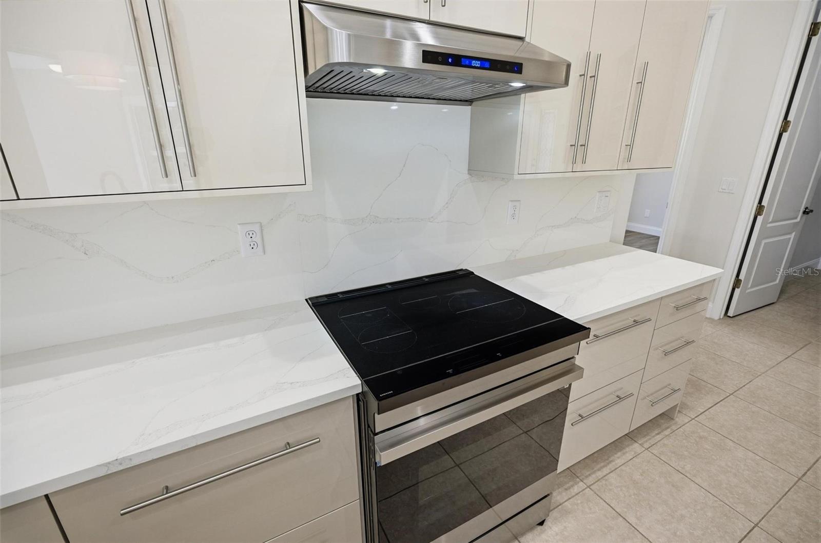 Image 19 of 80 For 28 Front Street