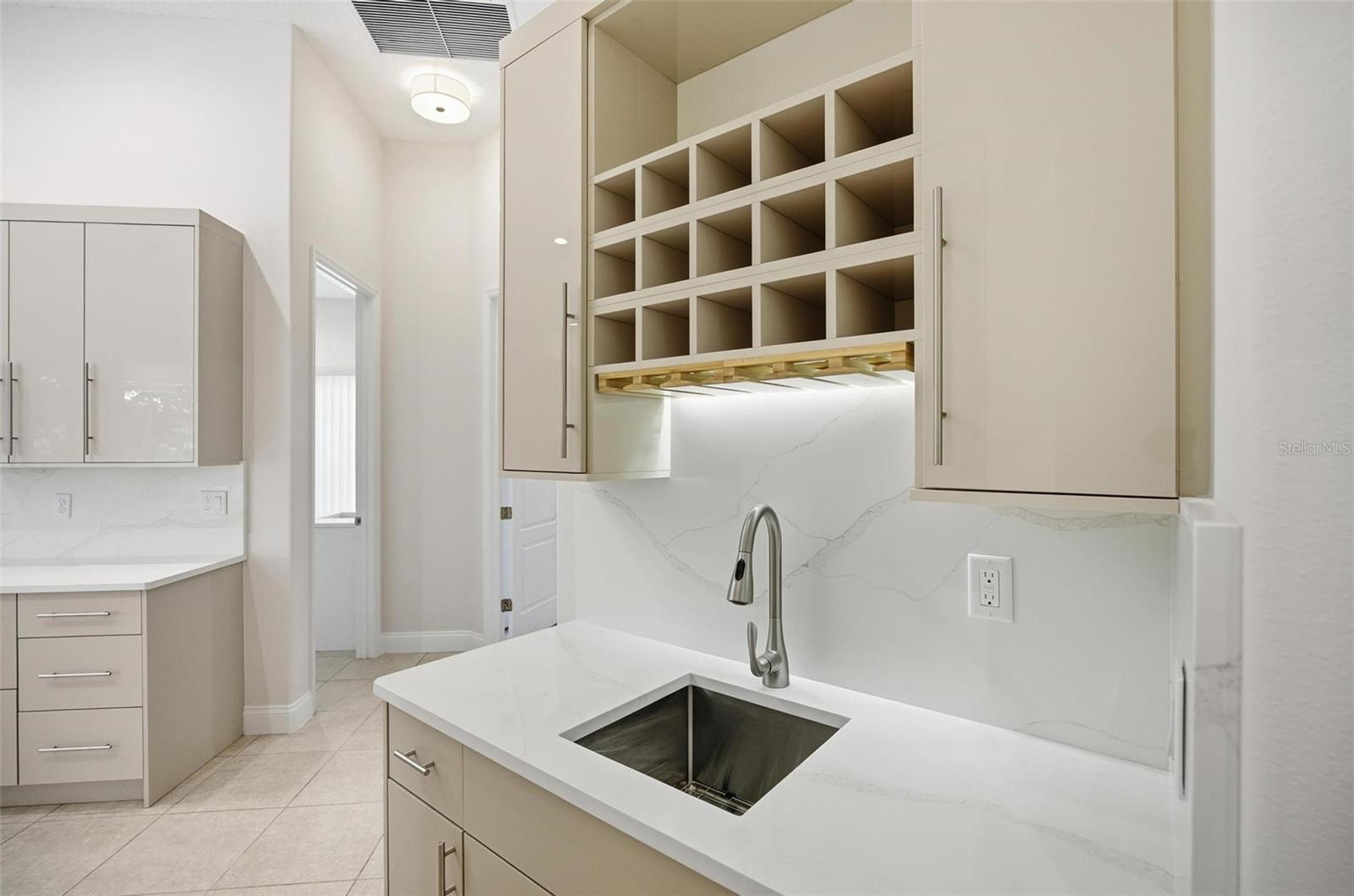 Image 22 of 80 For 28 Front Street