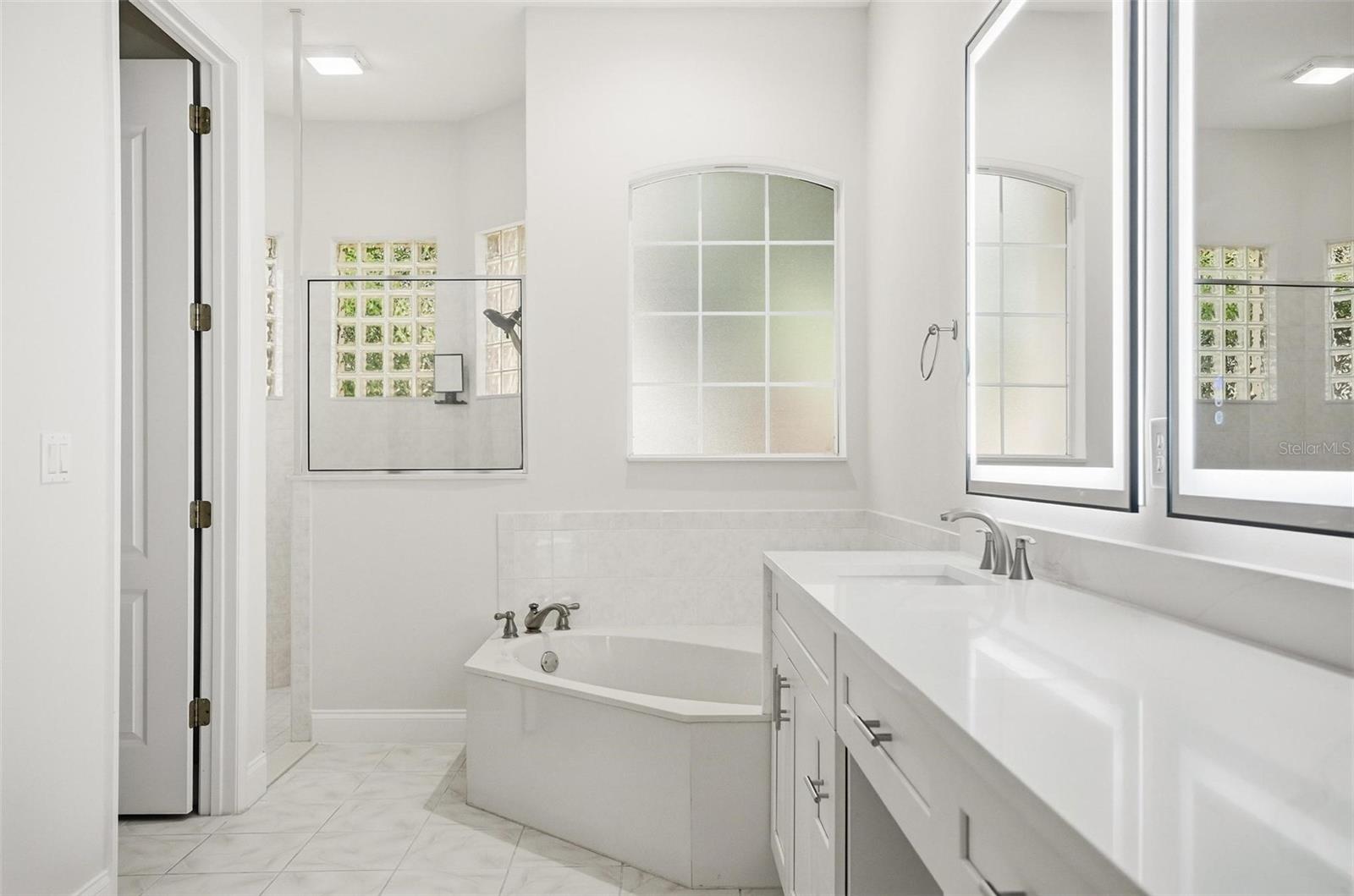 Image 35 of 80 For 28 Front Street